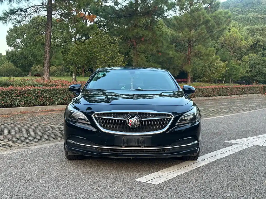 Buick LaCrosse — фото 2