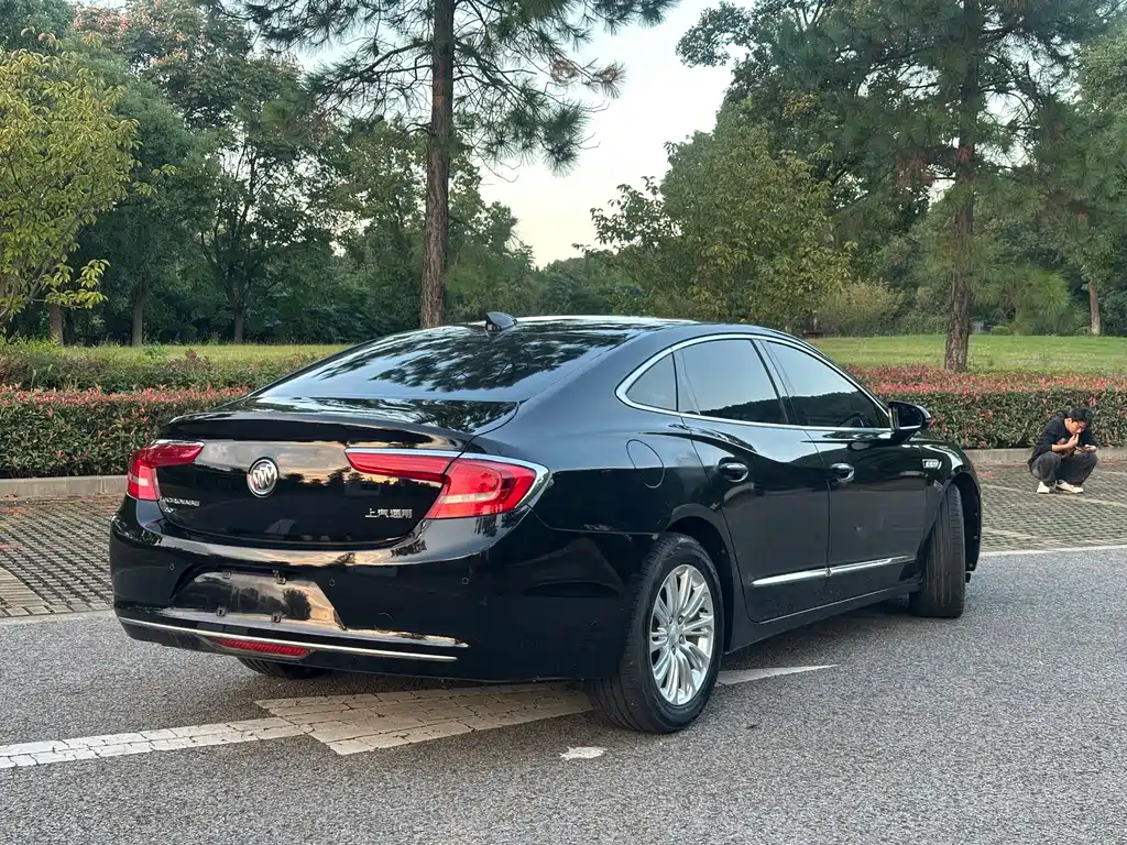 Buick LaCrosse — фото 11