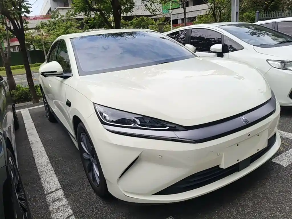 BYD Qin L — фото 4