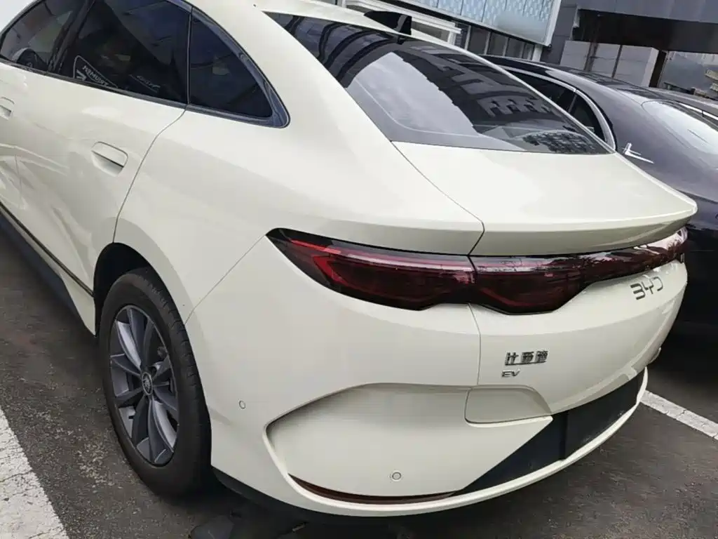 BYD Qin L — фото 5