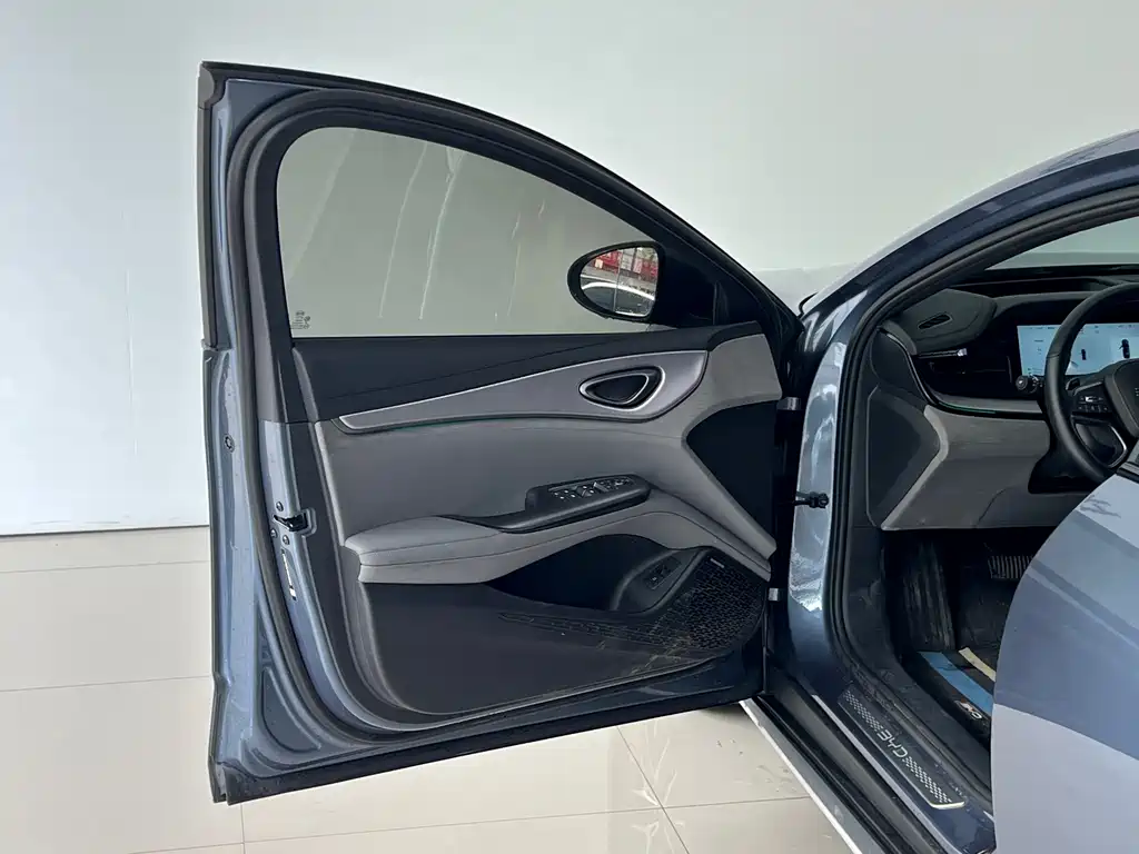 BYD Seal 07 DM-i — фото 14