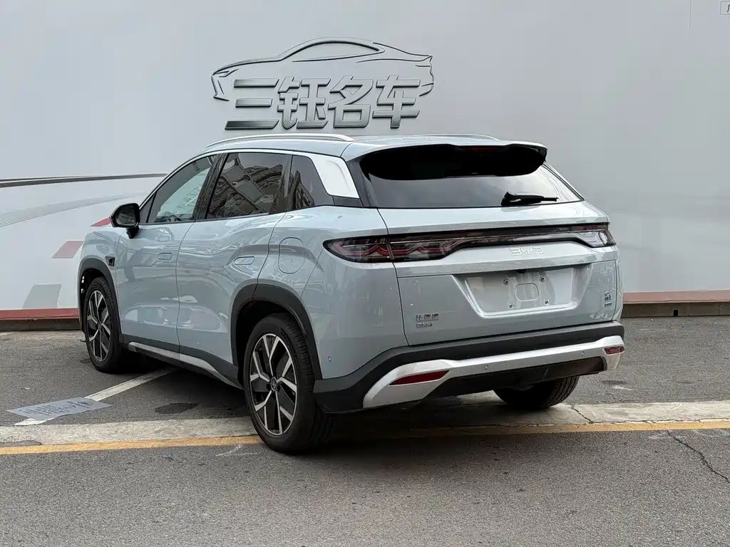 BYD L DM-i — фото 4