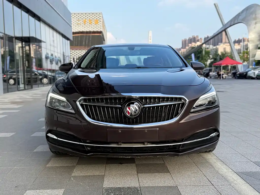 Buick LaCrosse — фото 2