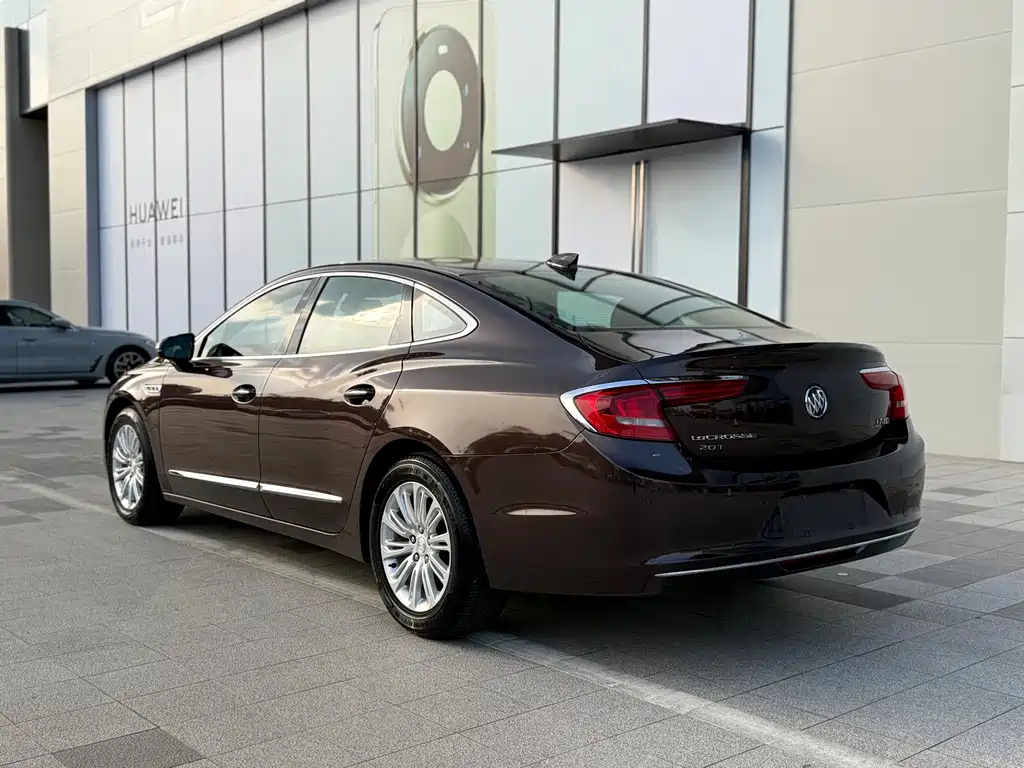 Buick LaCrosse — фото 6