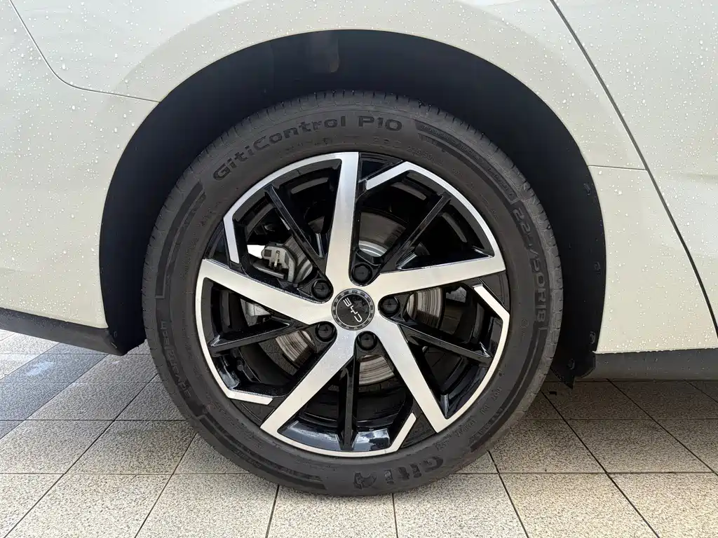 BYD Seal 07 DM-i — фото 14