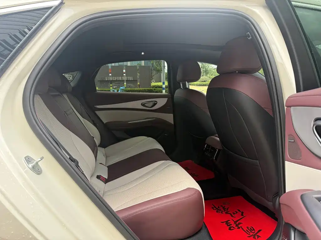 BYD Seal 07 DM-i — фото 9