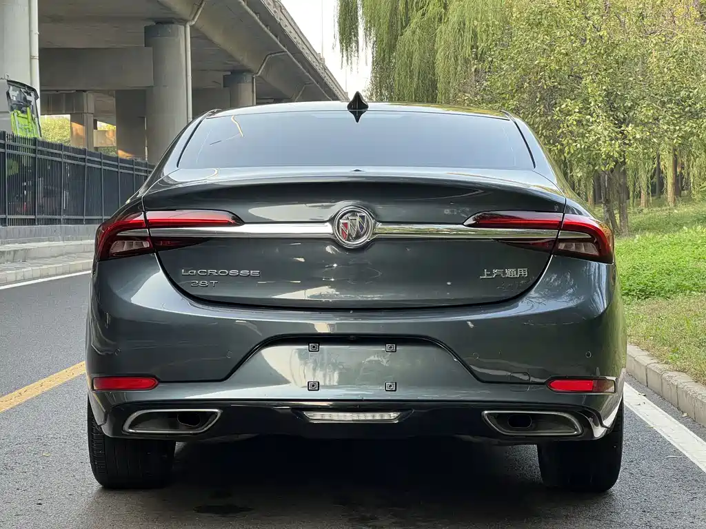 Buick LaCrosse — фото 9