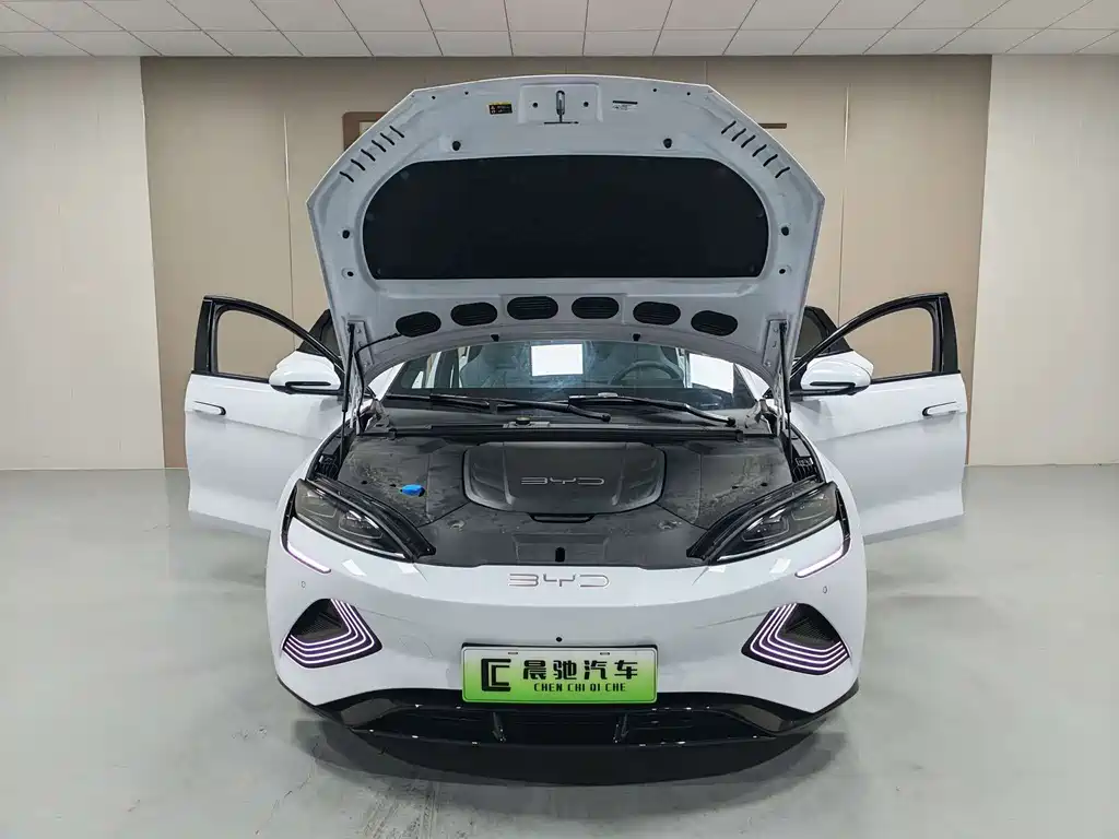 BYD Seal — фото 18