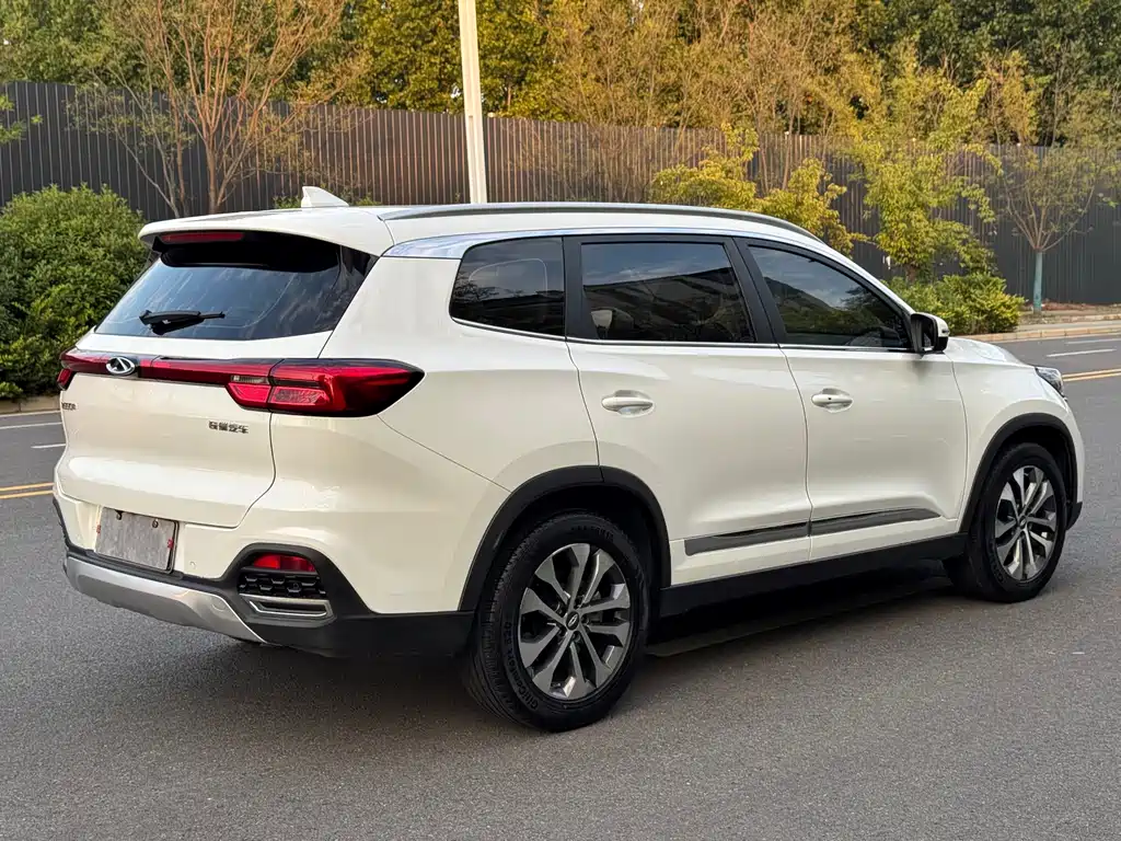 Chery Tiggo 8 — фото 6