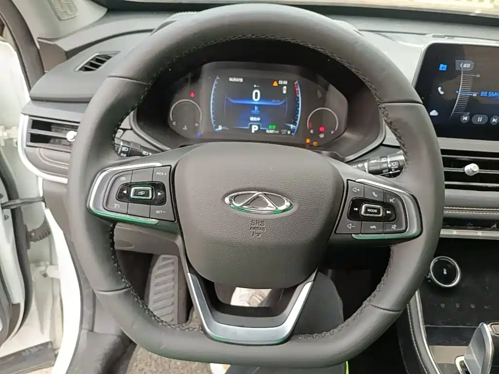 Chery Tiggo 8 — фото 10