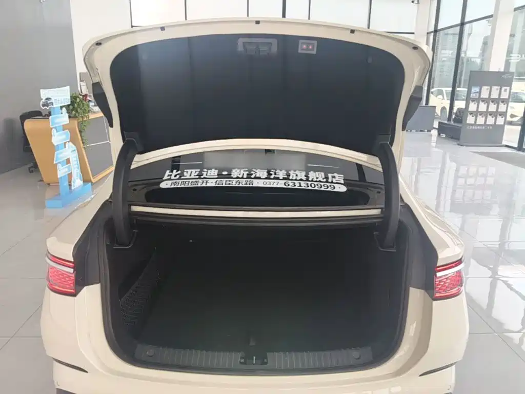 BYD Seal 07 DM-i — фото 19