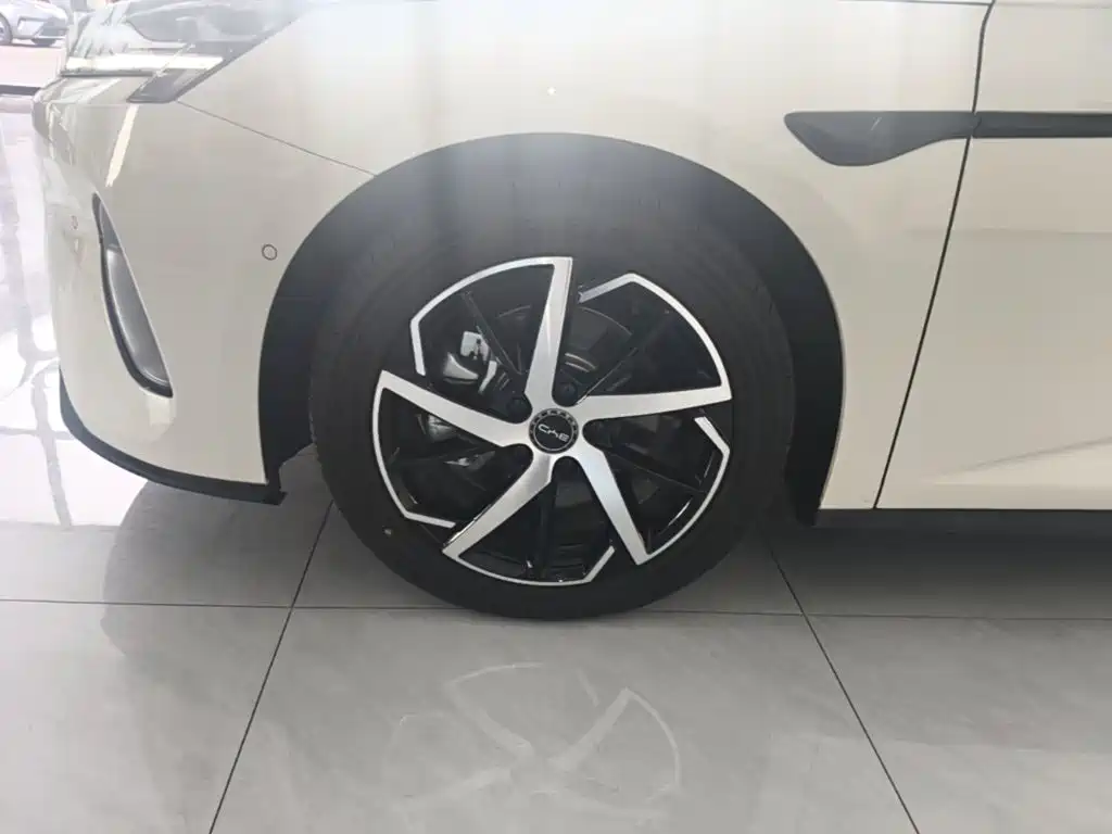 BYD Seal 07 DM-i — фото 23