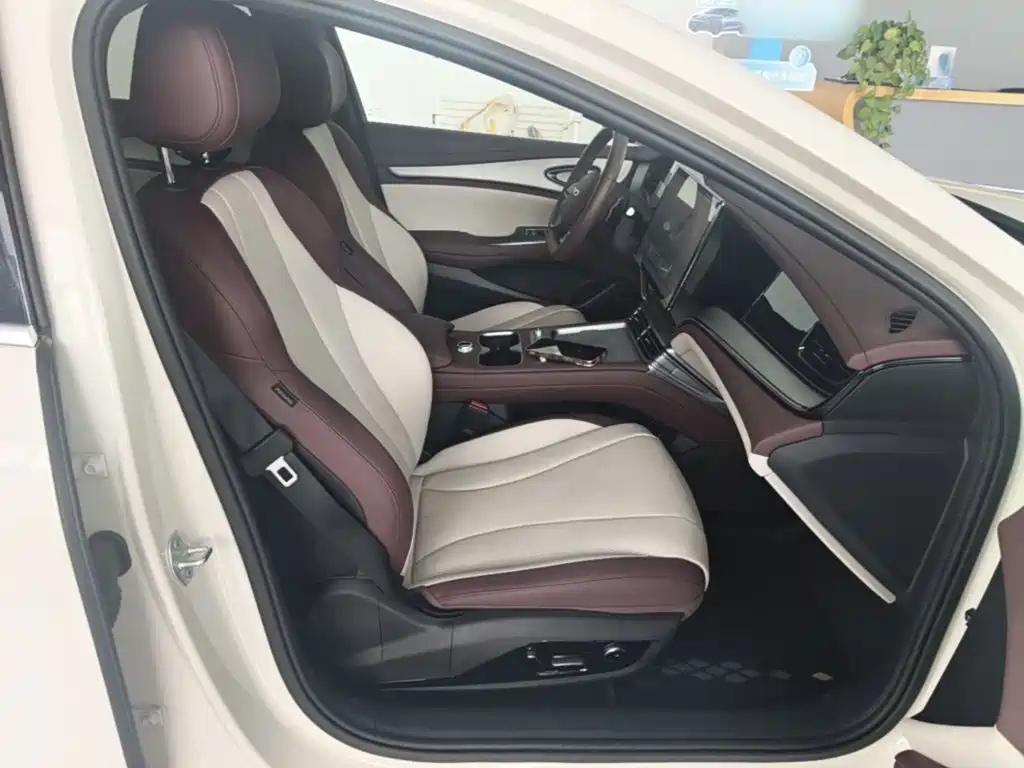 BYD Seal 07 DM-i — фото 25