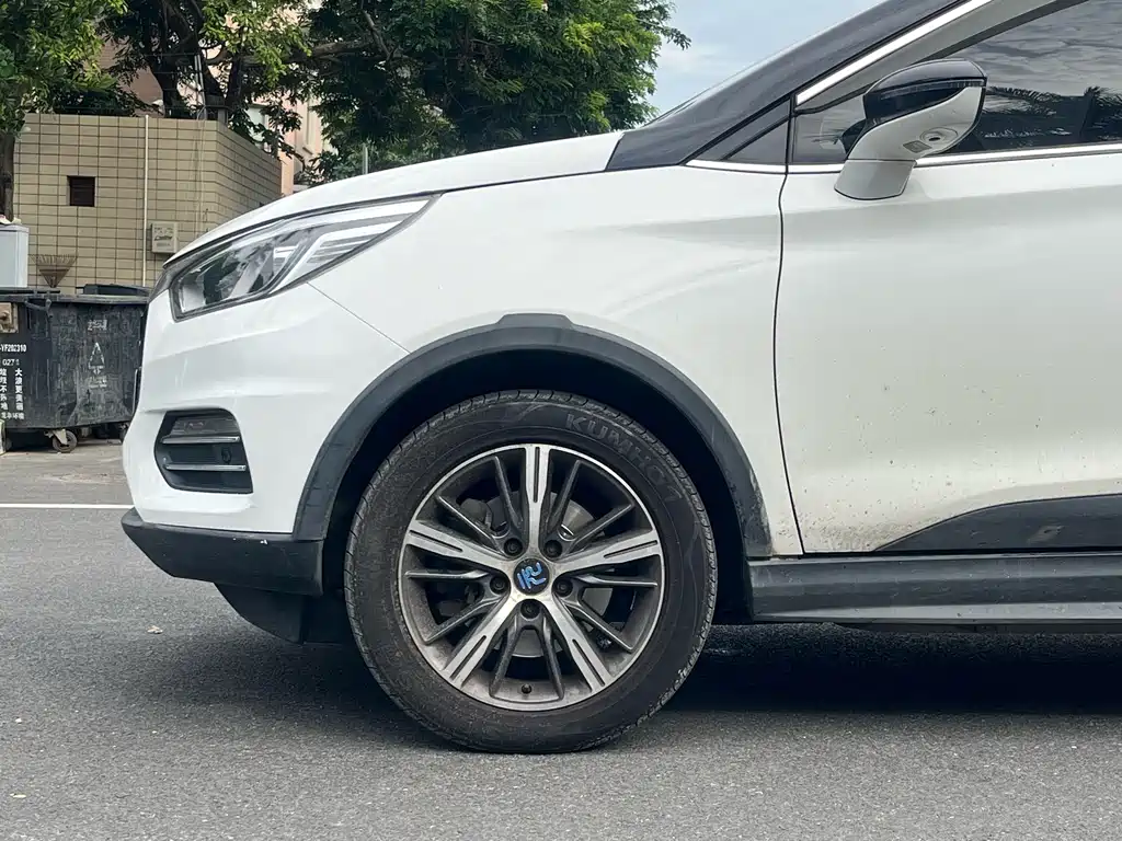 BYD Yuan EV — фото 11