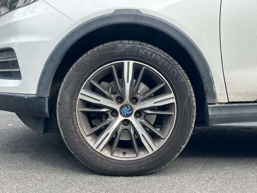 BYD Yuan EV — фото 10