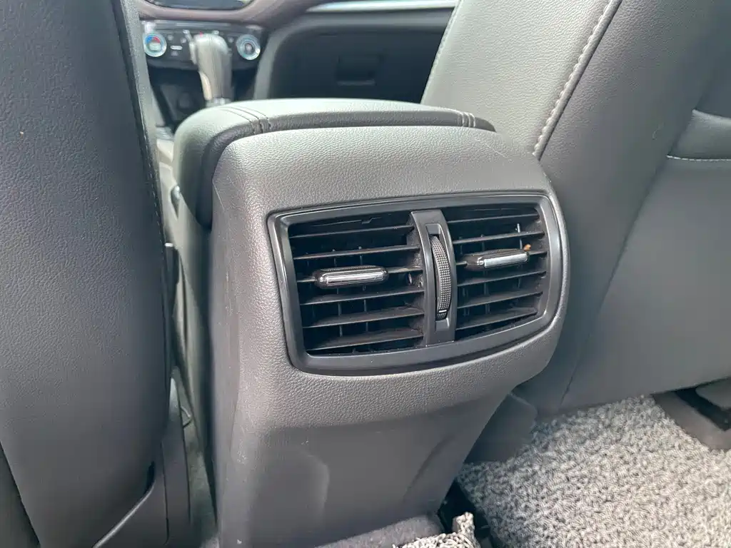 Chevrolet Malibu — фото 13