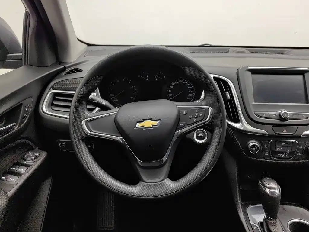 Chevrolet Equinox — фото 11
