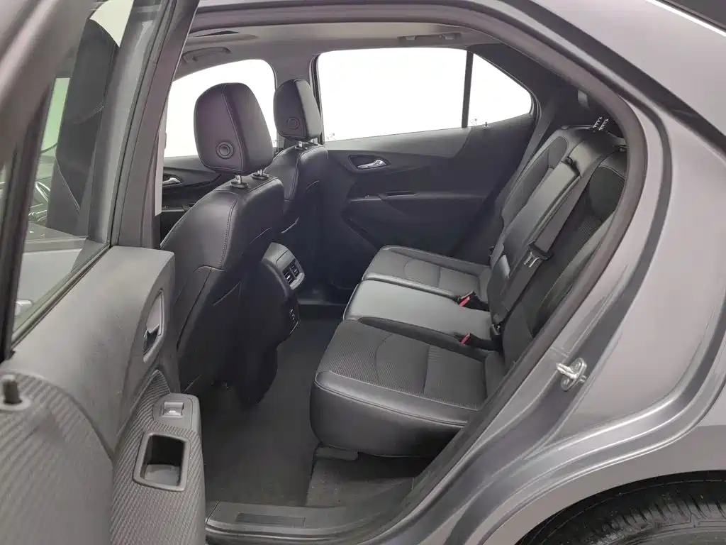 Chevrolet Equinox — фото 15