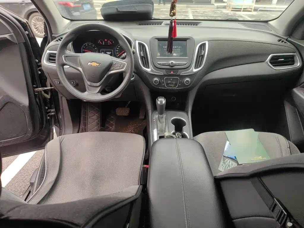 Chevrolet Equinox — фото 10