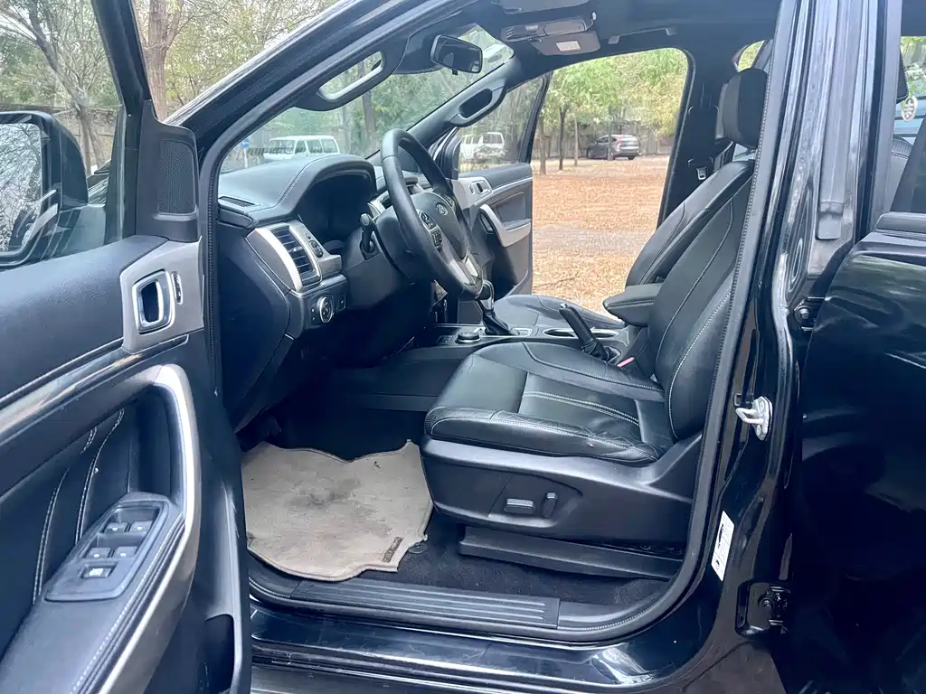 Ford Everest — фото 10