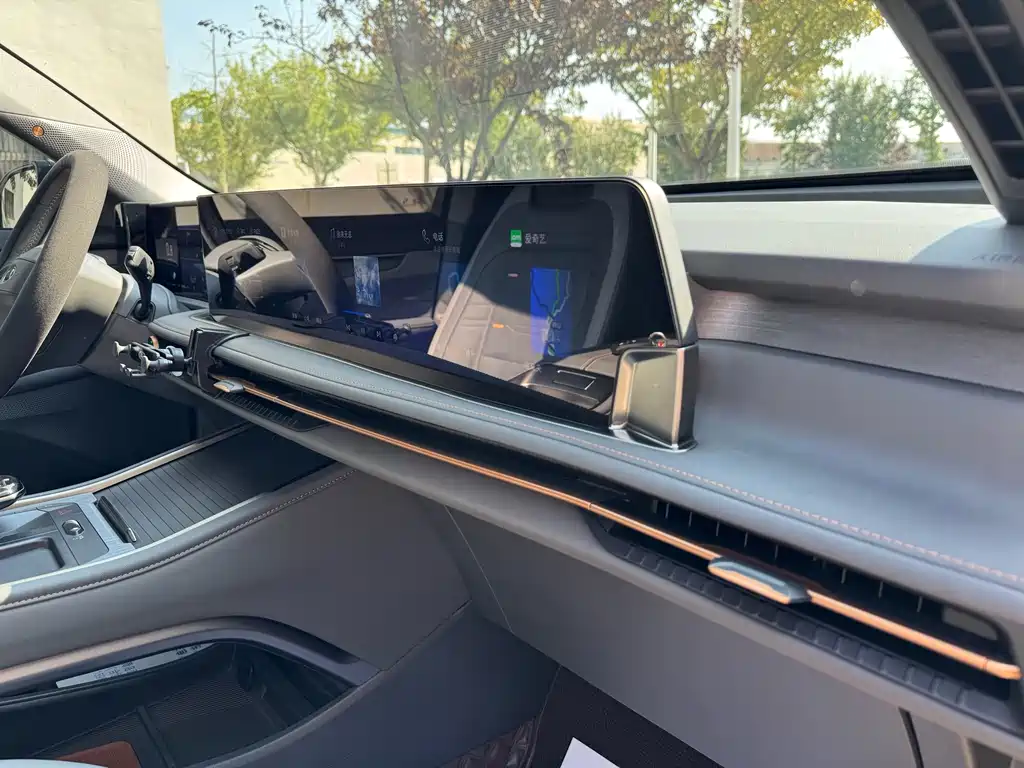 Ford Edge — фото 14