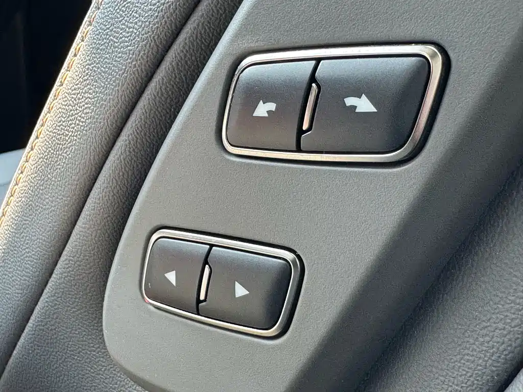 Ford Edge — фото 17