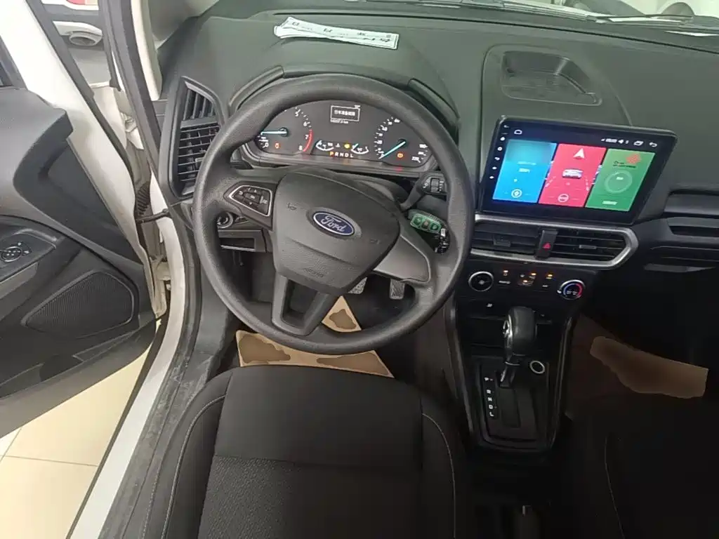 Ford Ecosport — фото 10