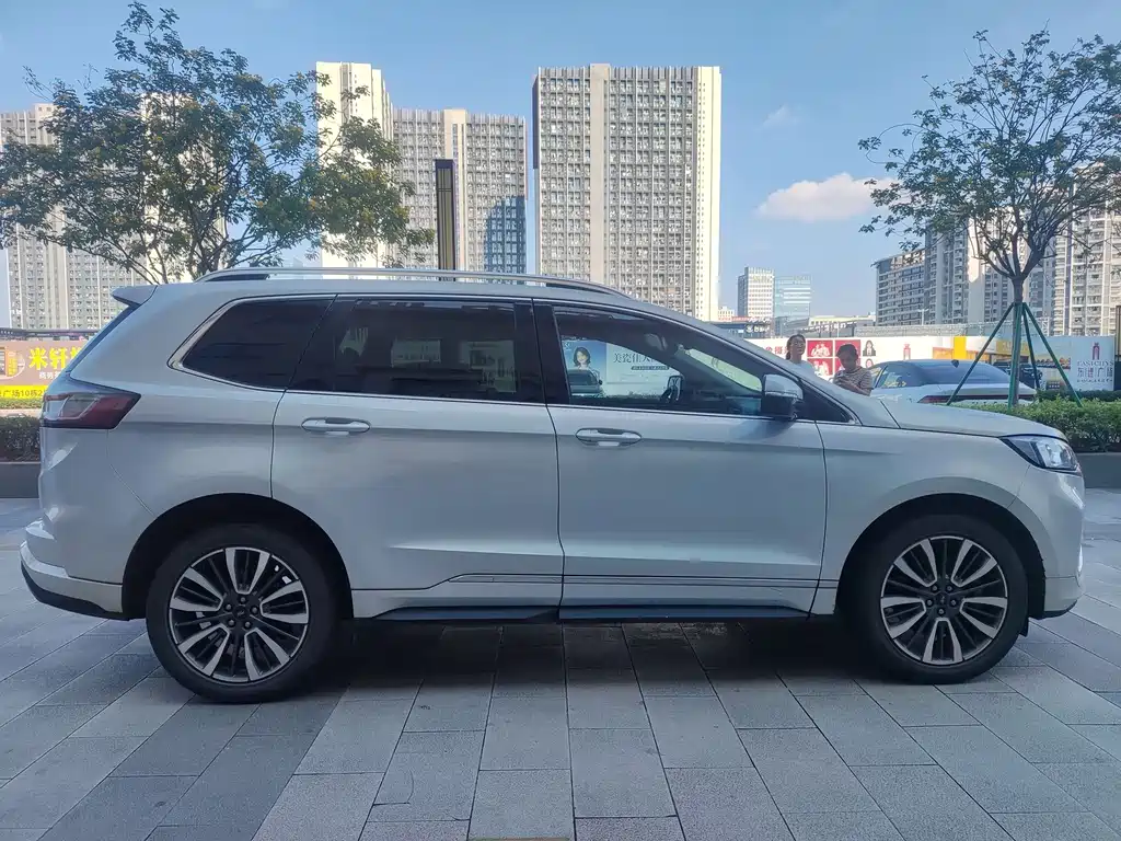 Ford Edge — фото 3