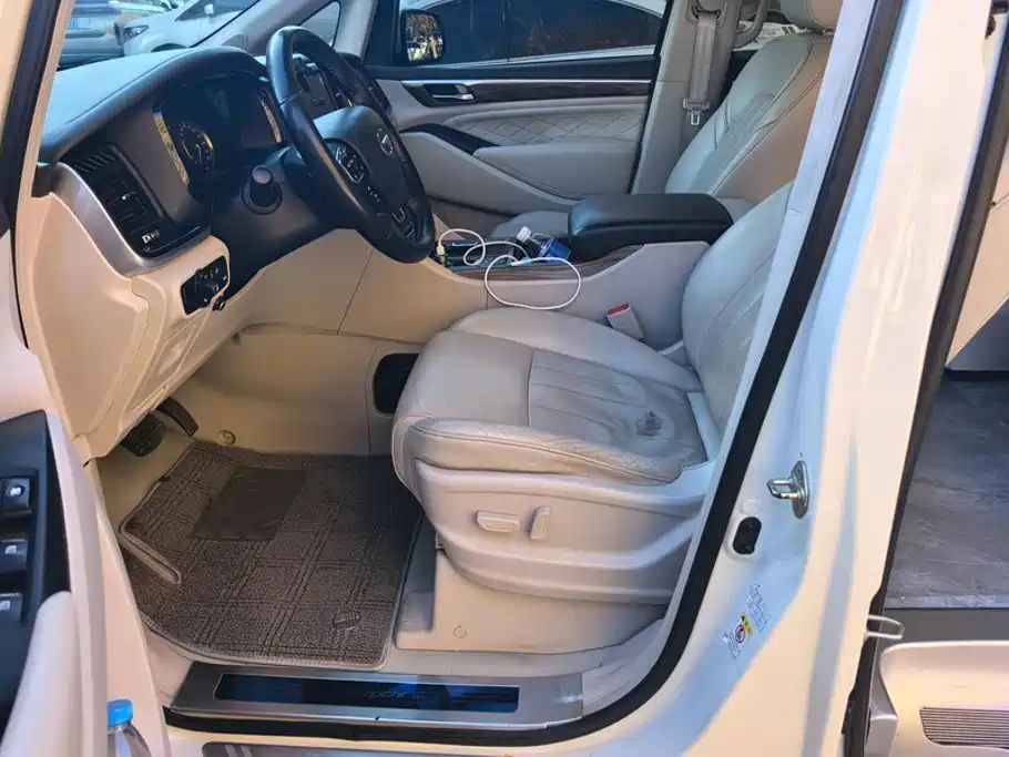 GAC Motor Trumpchi M8 — фото 9