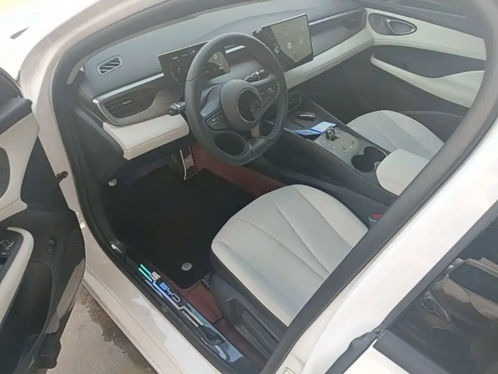 BYD Seal 05 DM-i — фото 16