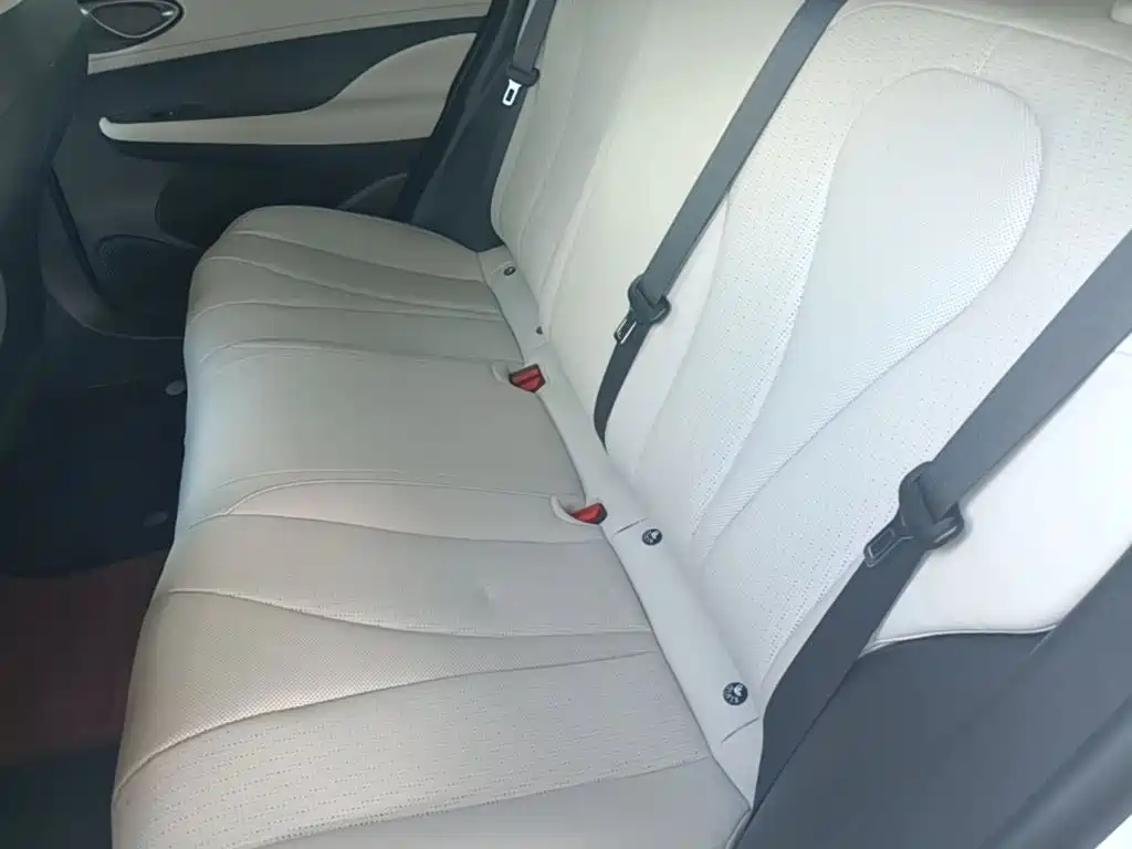 BYD Seal 05 DM-i — фото 17
