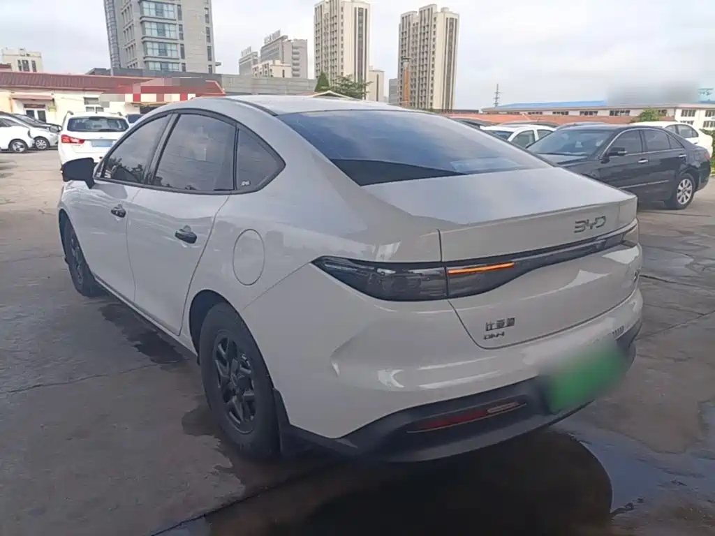 BYD Seal 05 DM-i — фото 5