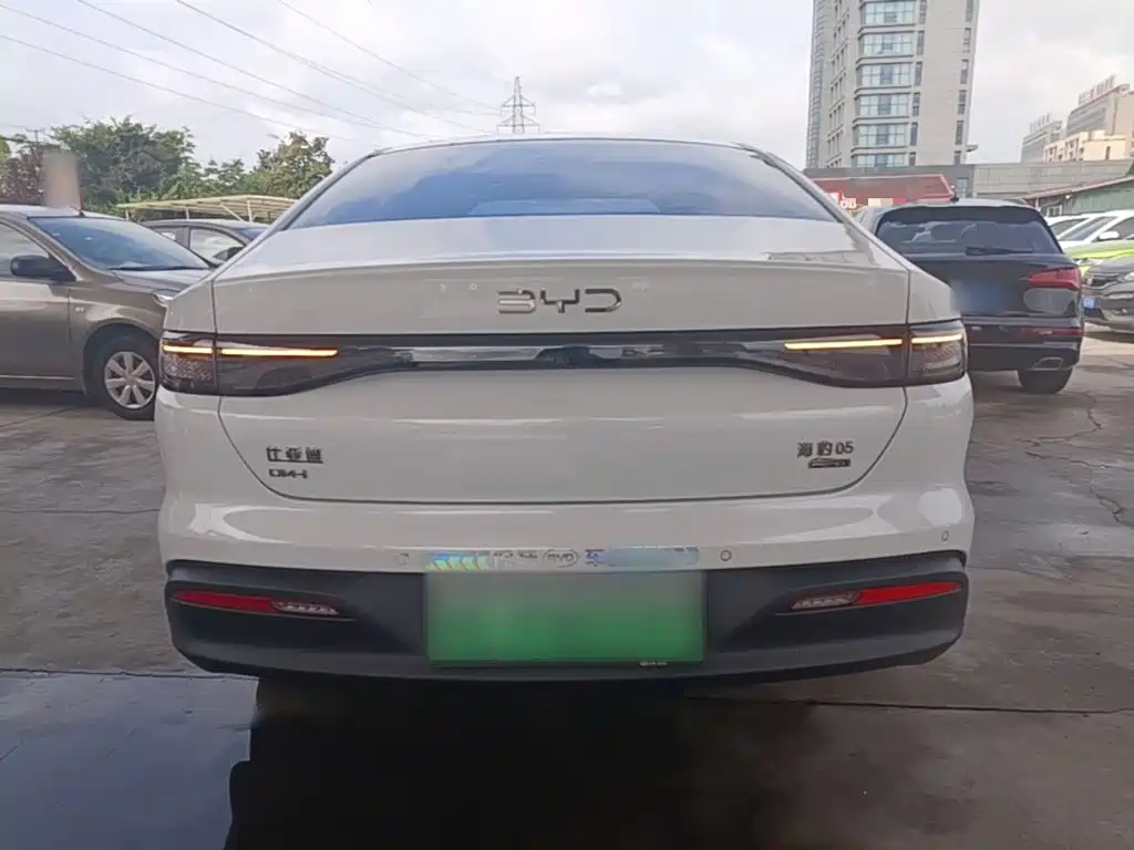 BYD Seal 05 DM-i — фото 6