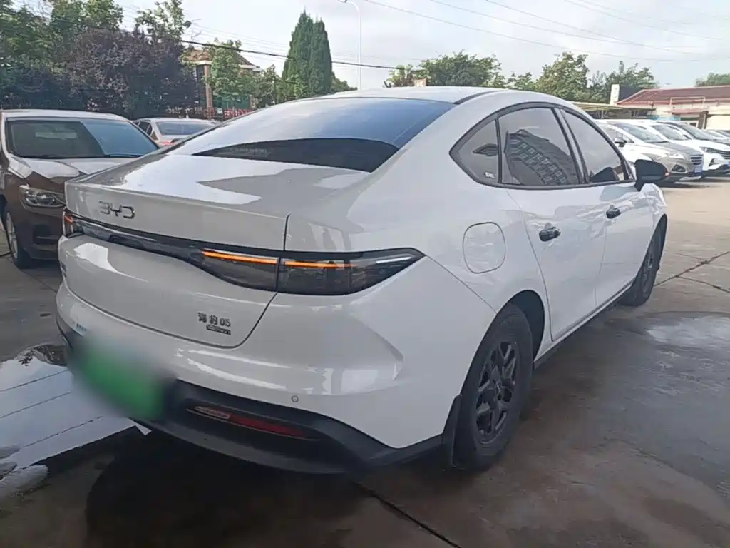 BYD Seal 05 DM-i — фото 7