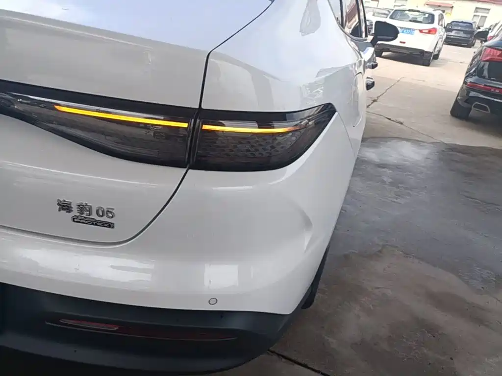 BYD Seal 05 DM-i — фото 8