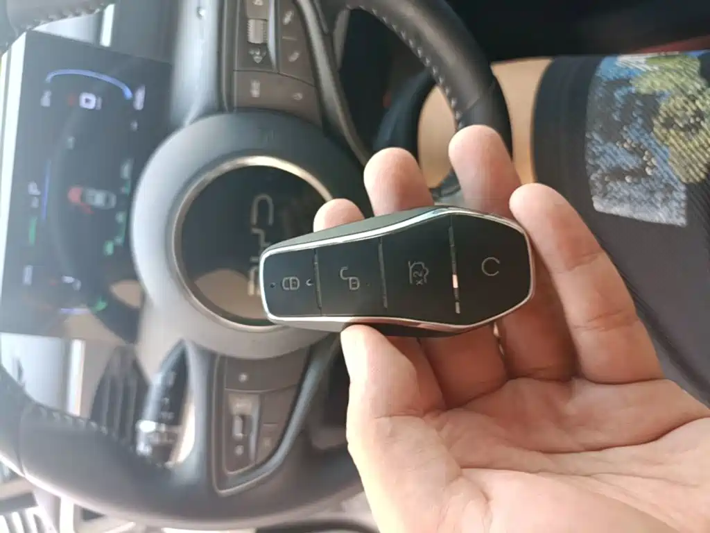 BYD Seal 05 DM-i — фото 9