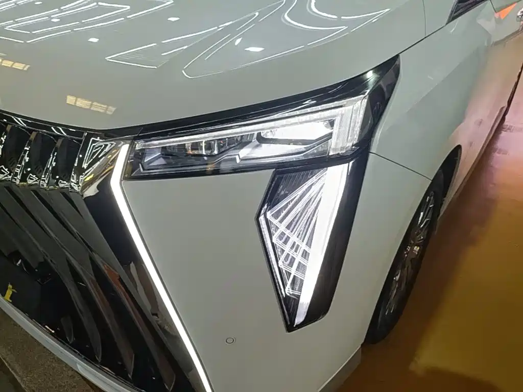 GAC Motor Trumpchi M8 — фото 23