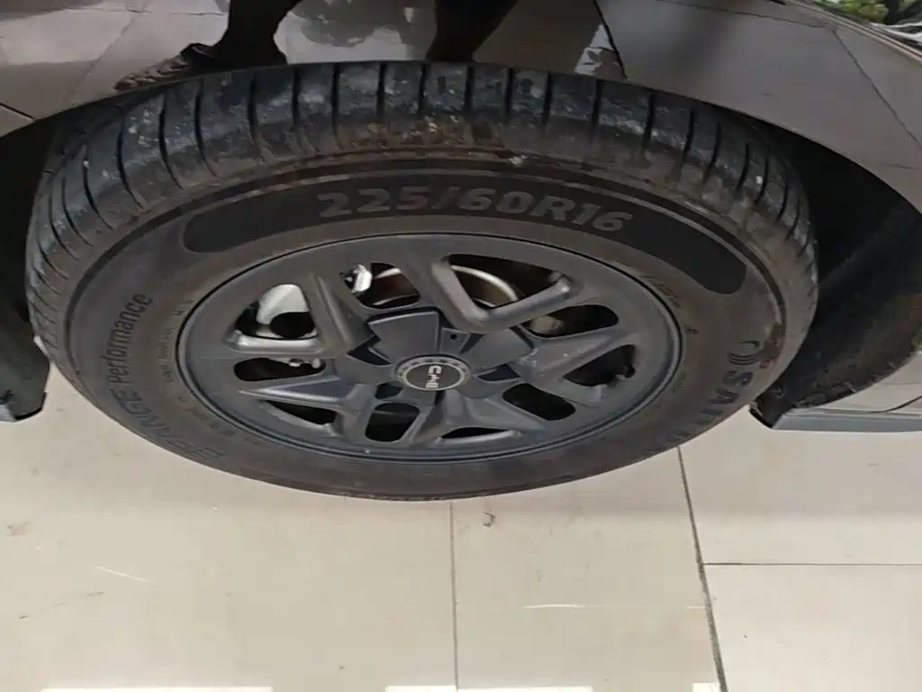 BYD Seal 05 DM-i — фото 23