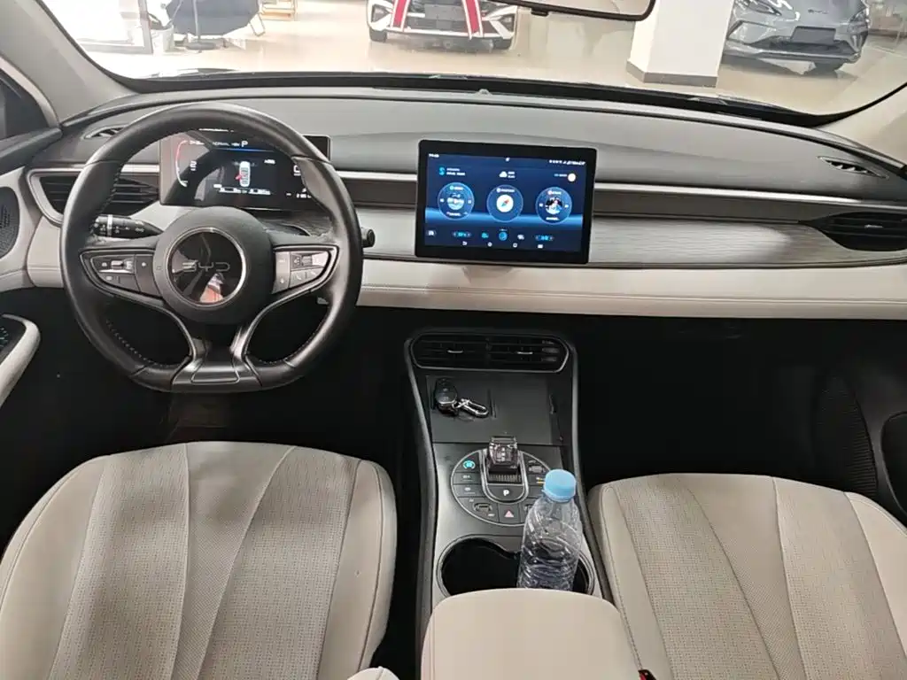 BYD Seal 05 DM-i — фото 10