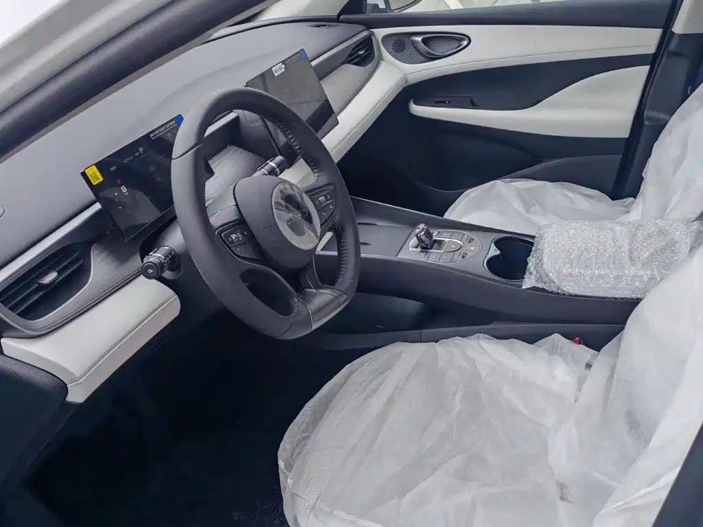 BYD Seal 05 DM-i — фото 14