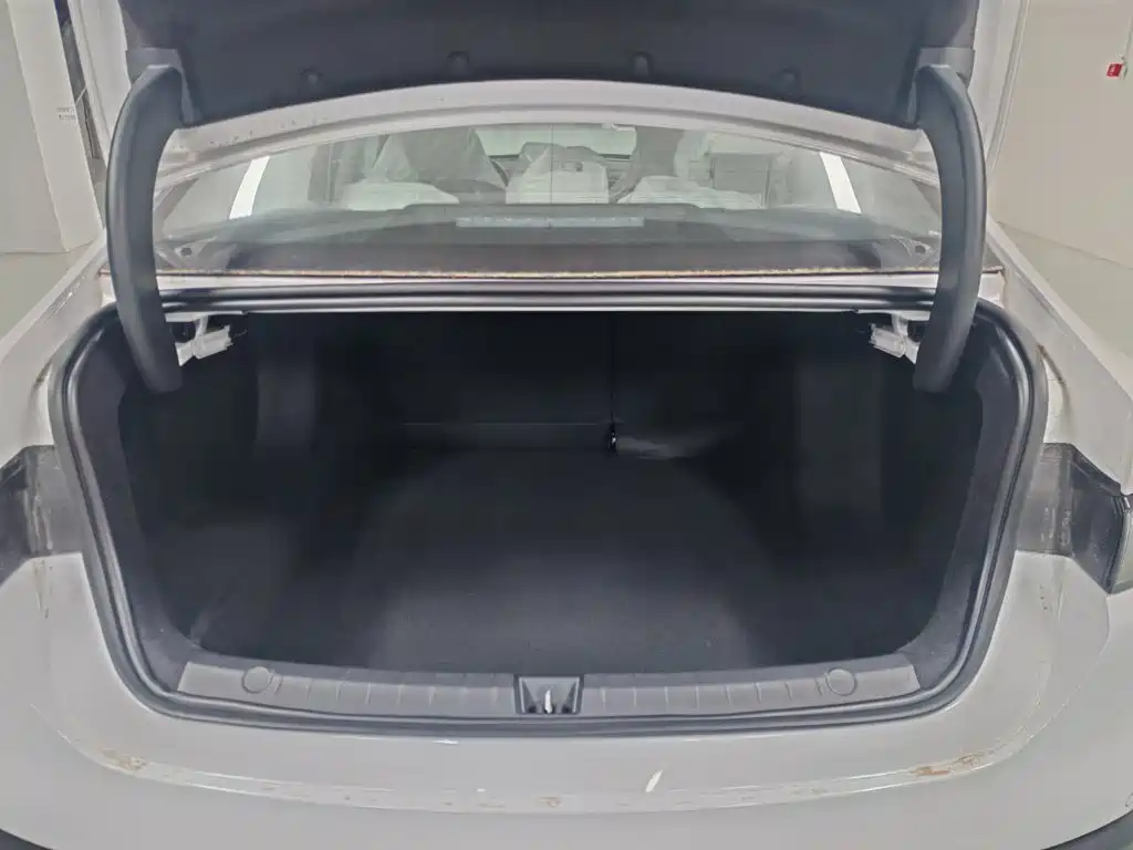 BYD Seal 05 DM-i — фото 18