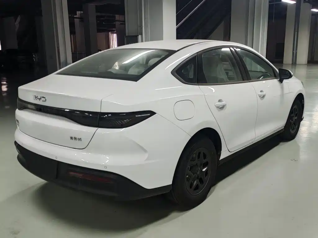 BYD Seal 05 DM-i — фото 6
