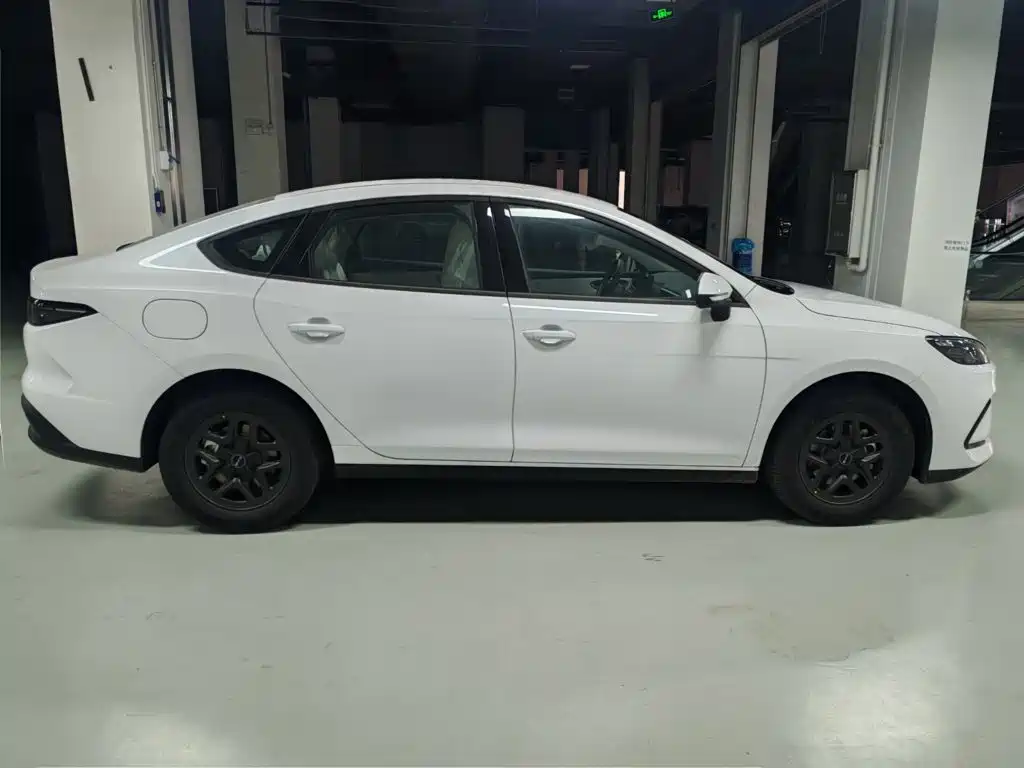 BYD Seal 05 DM-i — фото 7
