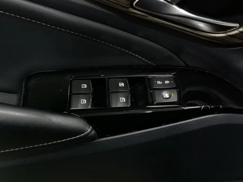 GAC Motor Trumpchi M8 — фото 9