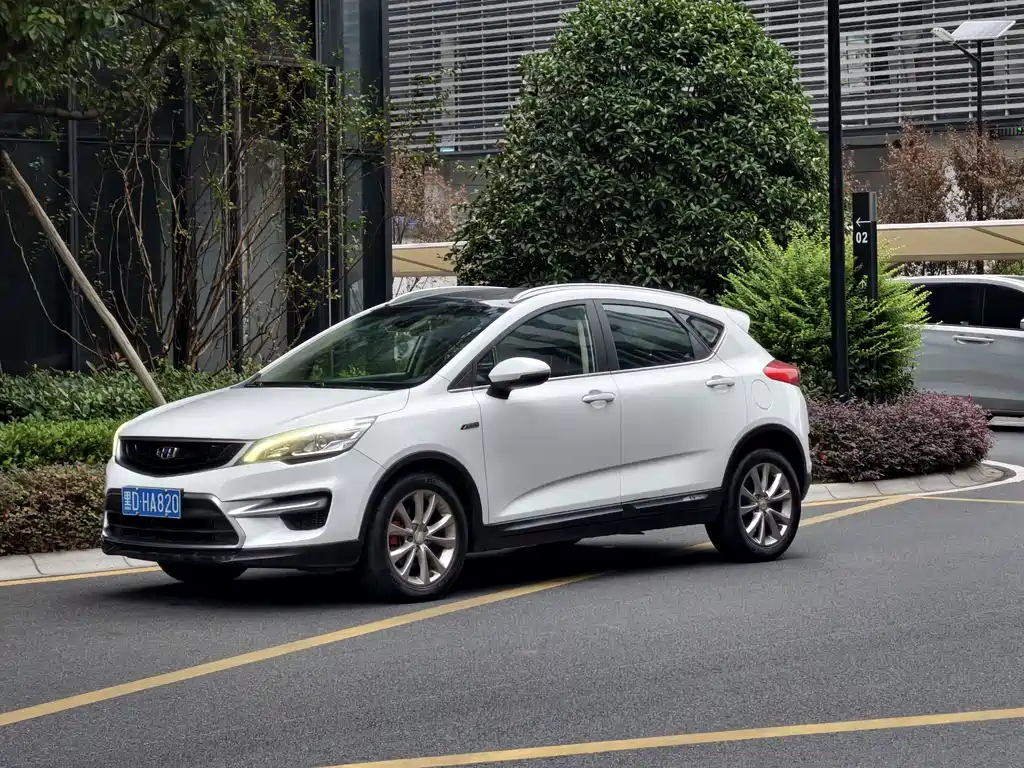 Geely Emgrand GS — фото 11