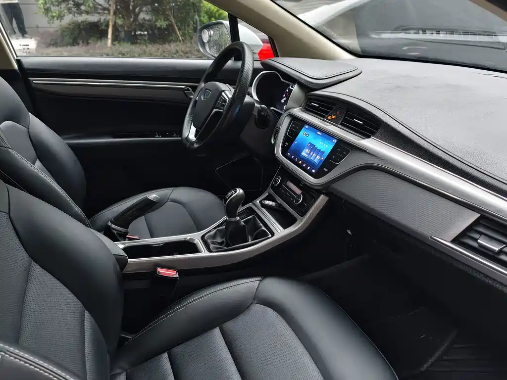 Geely Emgrand GS — фото 13