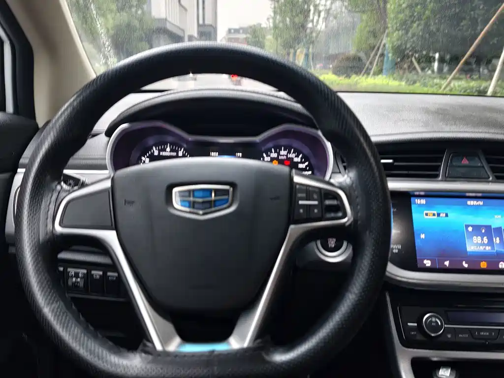 Geely Emgrand GS — фото 18