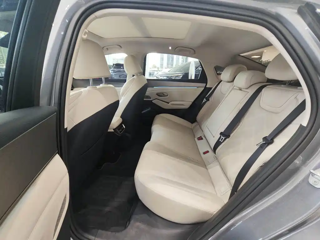BYD Qin L — фото 10