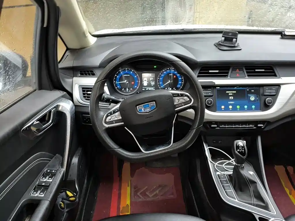 Geely Vision X3 — фото 11