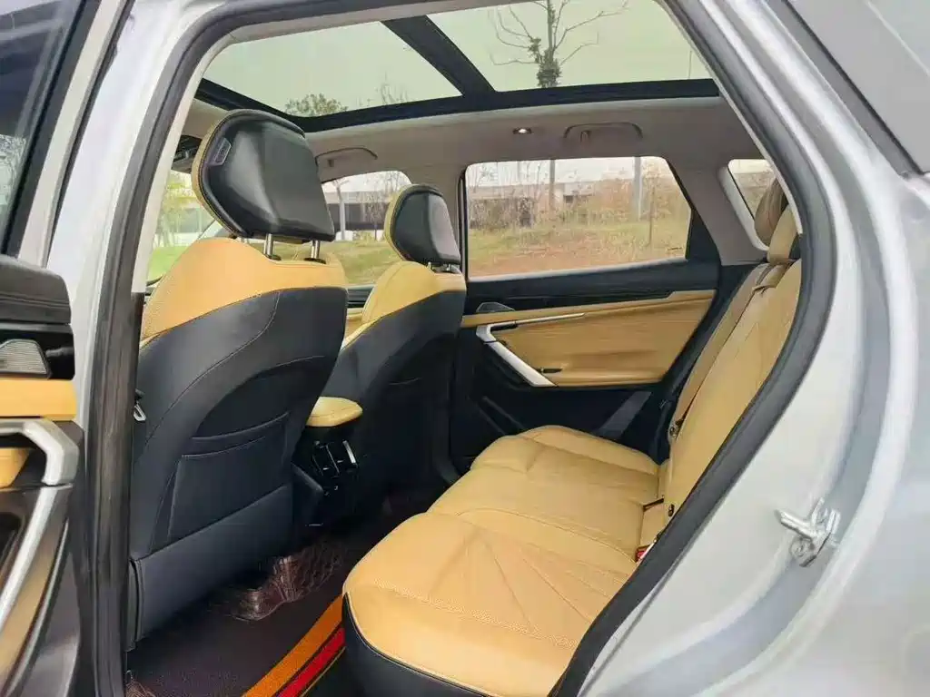 Geely Boyue L — фото 5